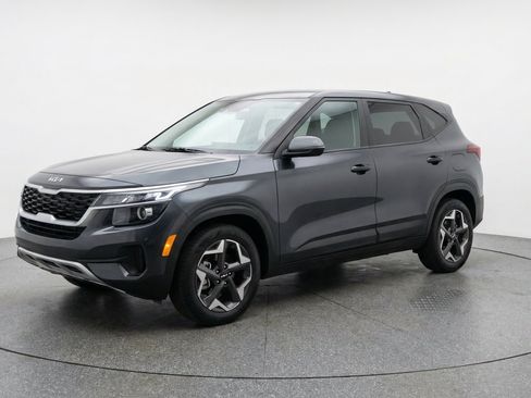 Used 2025 Kia Seltos S FWD image 3