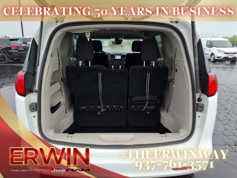 Used 2023 Chrysler Voyager LX image 11