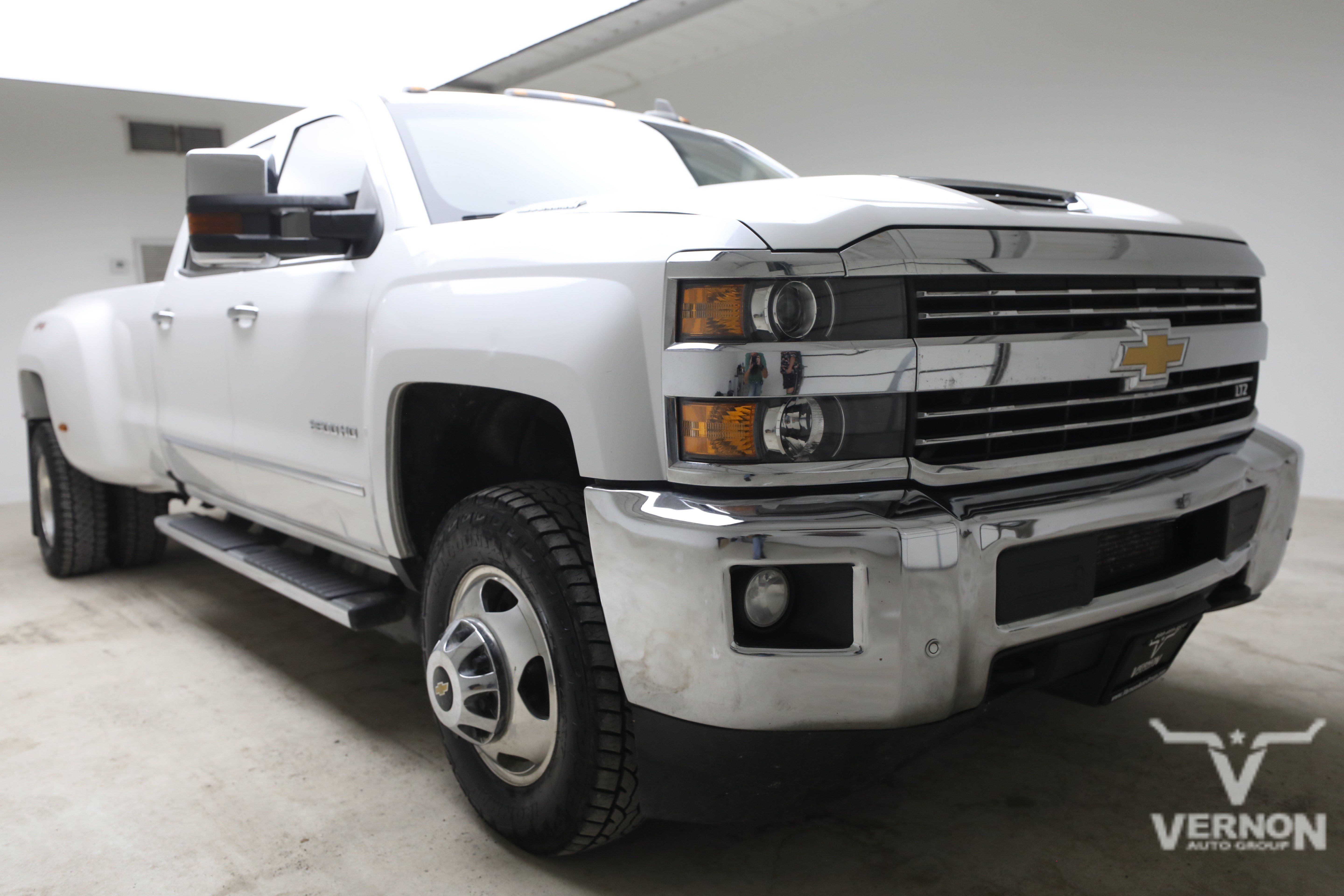 Used 2019 Chevrolet Silverado 3500 LTZ w/ Duramax Plus Package AWD/4WD image 7