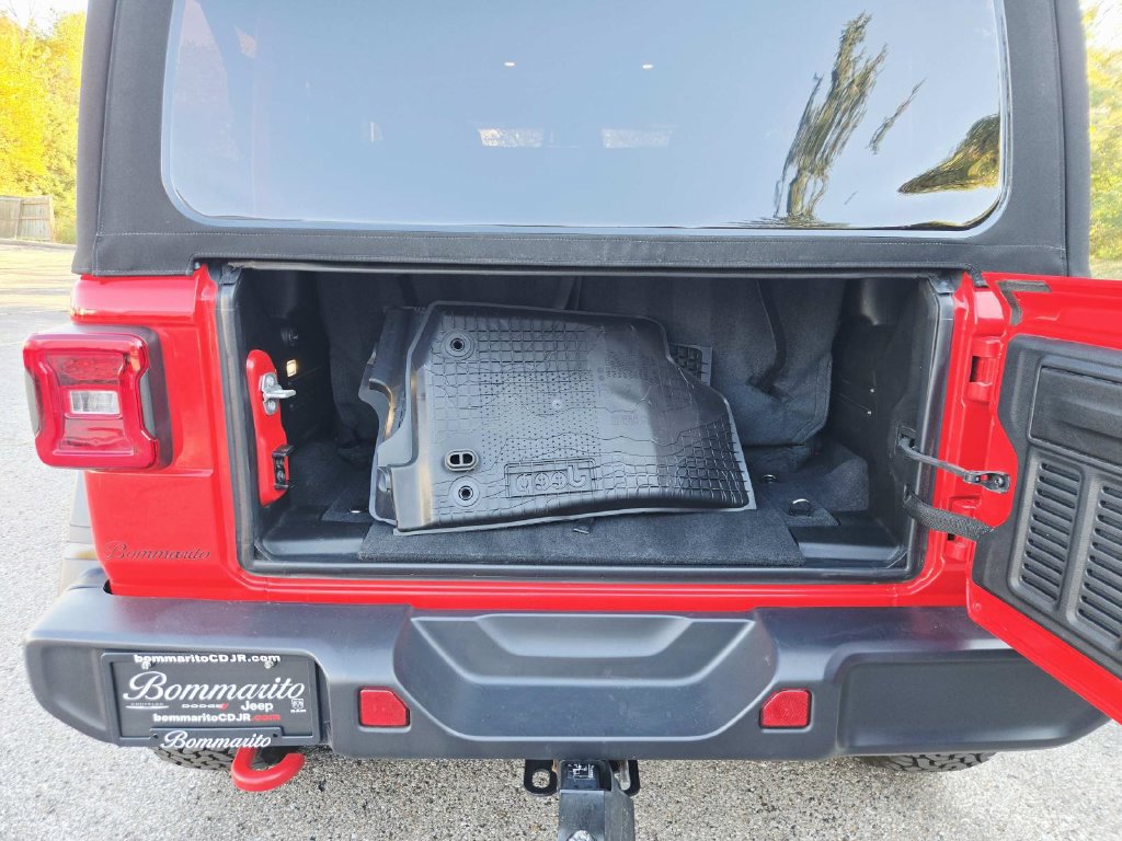 Used 2026 Jeep Wrangler Rubicon AWD/4WD image 13