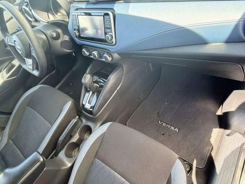 Used 2025 Nissan Versa SV FWD image 34