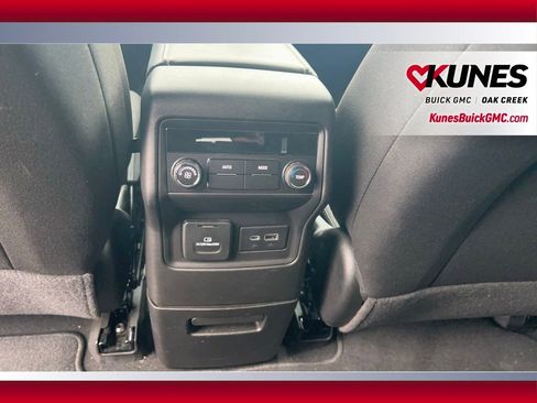 Used 2023 GMC Acadia SLE w/ Driver Convenience Package image 17