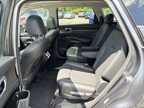 Used 2023 Kia Sorento SX FWD image 17