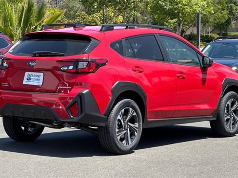 Used 2025 Subaru Crosstrek 2.0i Premium image 4