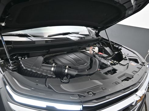 Used 2025 Chevrolet Traverse LT image 23