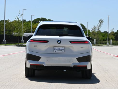 Certified 2025 BMW iX xDrive50 w/ Premium Package AWD/4WD image 8