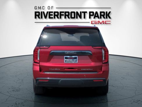 Used 2023 GMC Yukon XL Denali Ultimate AWD/4WD image 4