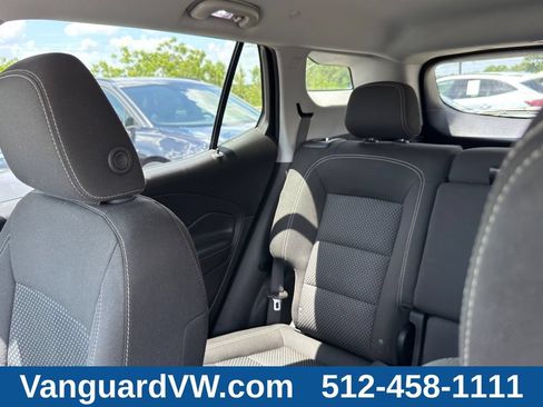 Used 2024 GMC Terrain SLE w/ Driver Convenience Package FWD image 14