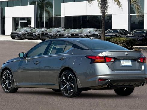 Used 2023 Nissan Altima 2.5 SR w/ SR Premium Package FWD image 5