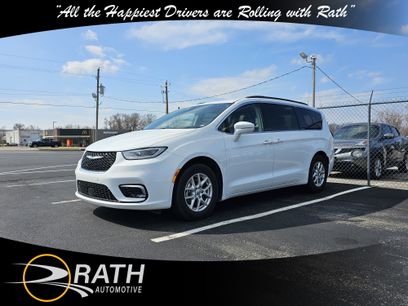 Used 2022 Chrysler Pacifica Touring-L