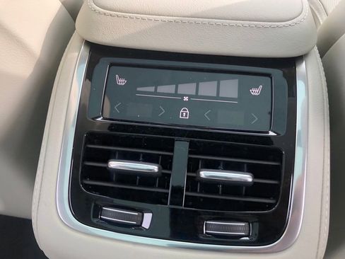 New 2026 Volvo XC90 B6 Ultra w/ Protection Package image 38