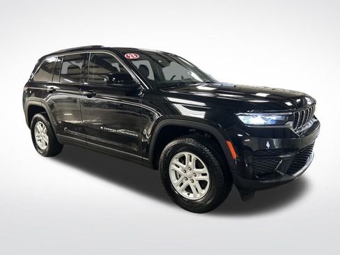 Certified 2023 Jeep Grand Cherokee Laredo w/ Luxury Tech Group I image 8