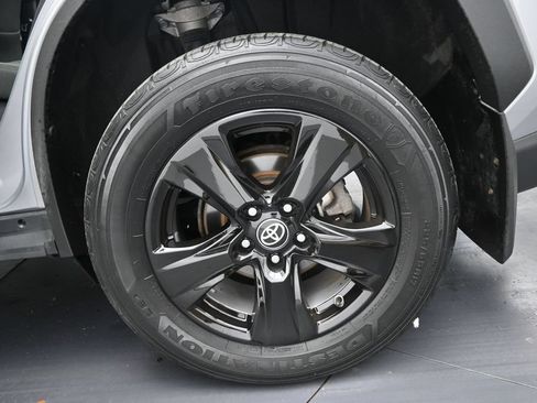 Used 2021 Toyota RAV4 XLE w/ Convenience Package AWD/4WD image 38