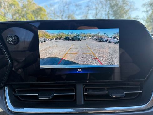 Used 2025 Chevrolet Trax ACTIV w/ Driver Confidence Package image 32