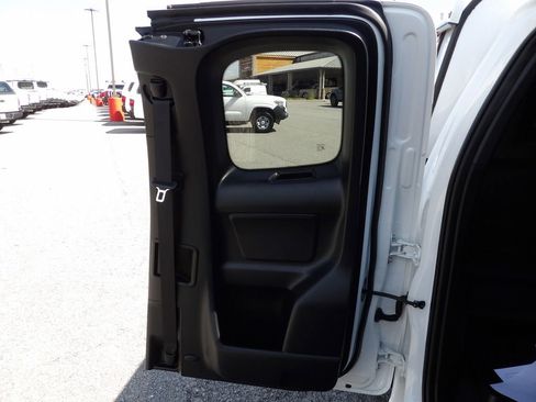 Used 2020 Toyota Tacoma SR image 30