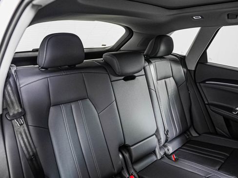 Certified 2026 Audi Q5 Premium AWD/4WD image 10