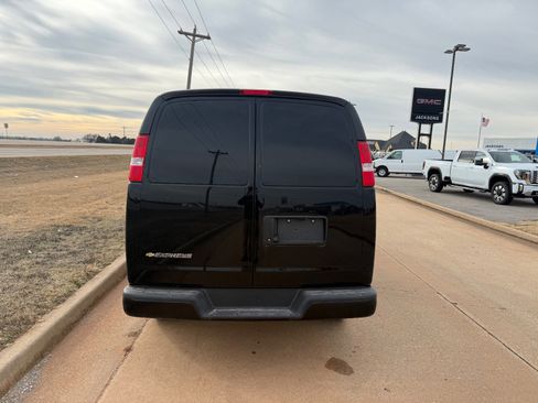 New 2025 Chevrolet Express 3500 Extended w/ Driver Convenience Package image 4