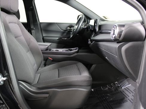 Used 2025 Chevrolet Equinox LT image 10