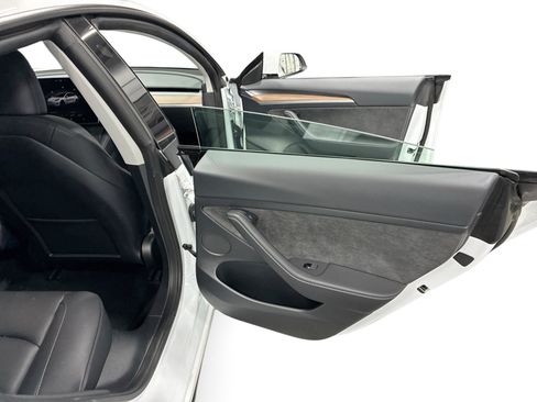 Certified 2023 Tesla Model 3 Standard Range RWD image 12