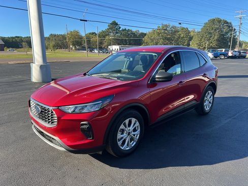 Used 2023 Ford Escape Active image 2