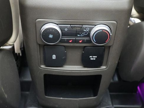 Used 2020 Ford Explorer Platinum w/ Premium Technology Package image 14