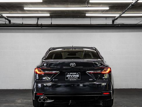 Used 2025 Toyota Camry SE FWD image 4