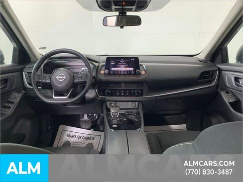 Used 2024 Nissan Rogue S image 29