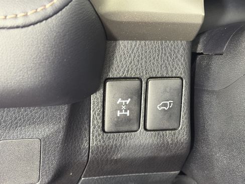 Used 2013 Toyota RAV4 Limited AWD/4WD image 29