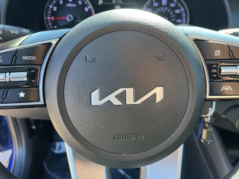 Used 2023 Kia Forte LXS image 17