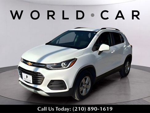 Used 2022 Chevrolet Trax LT w/ LT Convenience Package image 5