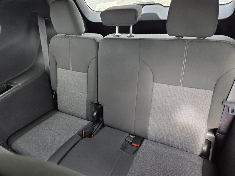 Used 2025 GMC Acadia Elevation FWD image 12