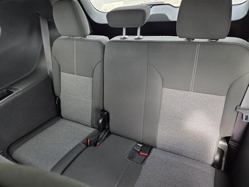 Used 2025 GMC Acadia Elevation image 12