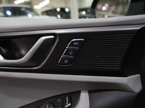 Used 2020 Hyundai Ioniq Limited image 19