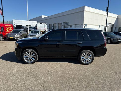 Used 2020 Cadillac Escalade Platinum w/ Escalade Sport Edition AWD/4WD image 4