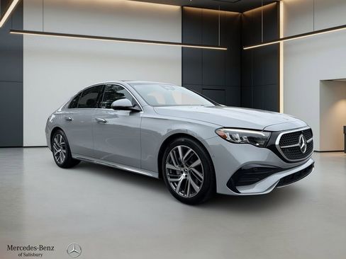 Certified 2025 Mercedes-Benz E 350 4MATIC Sedan image 3