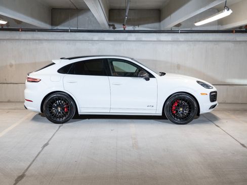 Certified 2023 Porsche Cayenne GTS AWD/4WD image 8