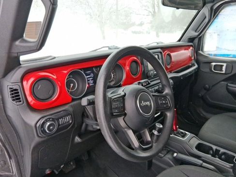 Used 2018 Jeep Wrangler Unlimited Sport image 17