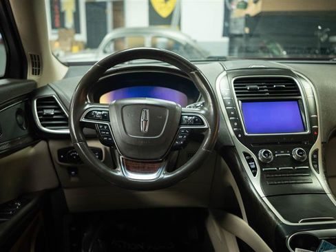 Used 2019 Lincoln Nautilus Reserve AWD/4WD image 19
