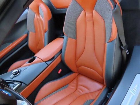 Used 2019 BMW i8 Roadster AWD/4WD image 37