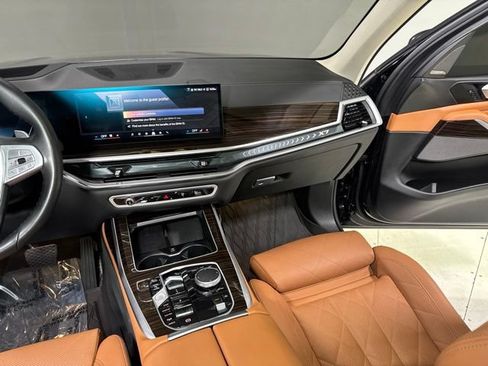Used 2025 BMW X7 xDrive40i w/ Premium Package AWD/4WD image 27