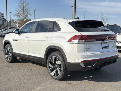 New 2026 Volkswagen Atlas Cross Sport SE FWD image 3