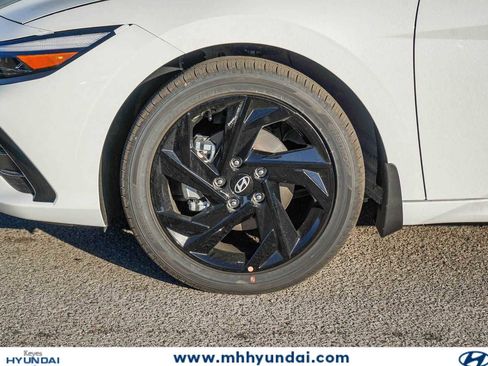 New 2026 Hyundai Elantra SEL Sport FWD image 4