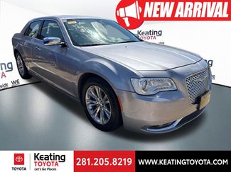 Used 2017 Chrysler 300 C video 1