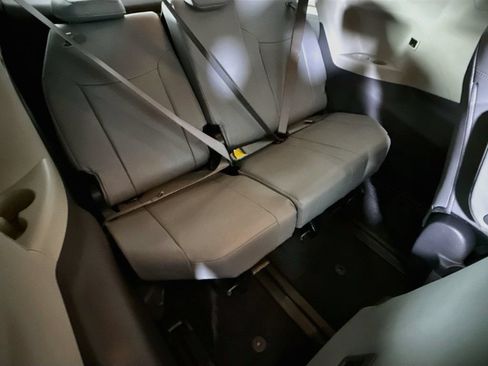 Used 2024 Toyota Sienna Limited AWD/4WD image 31
