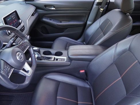 Used 2022 Nissan Altima 2.5 SR AWD/4WD image 11