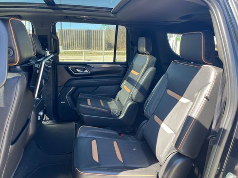 Used 2023 GMC Yukon XL AT4 w/ Technology Package image 7