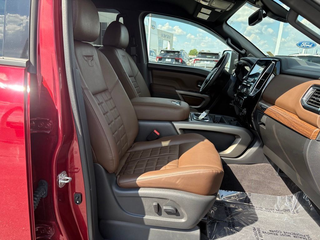 Used 2023 Nissan Titan Platinum Reserve AWD/4WD image 16