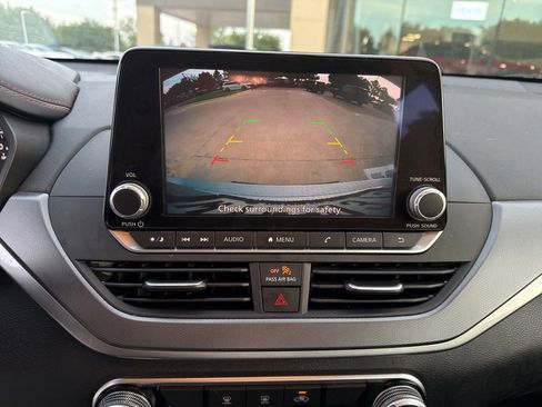 Used 2023 Nissan Altima 2.5 SR image 11