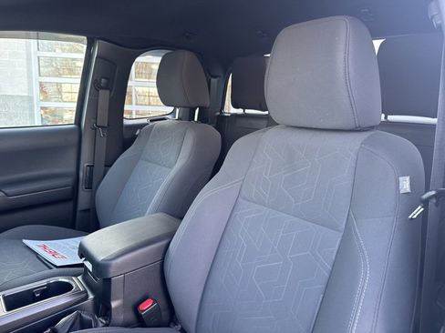 Used 2019 Toyota Tacoma TRD Sport image 21