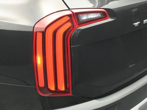Used 2022 Kia Telluride SX FWD image 15
